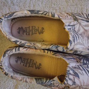 MAD LOVE Casual Shoes Size 10 M, washable